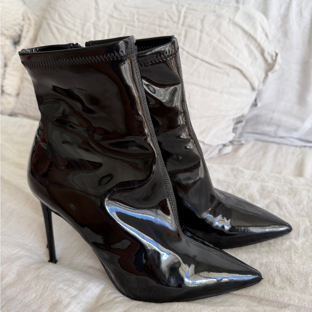 Steve Madden Glossy Black Heeled Boots